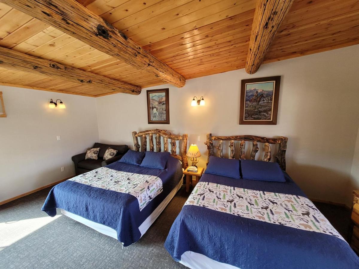 Yellowstone Valley Inn Wapiti Bagian luar foto