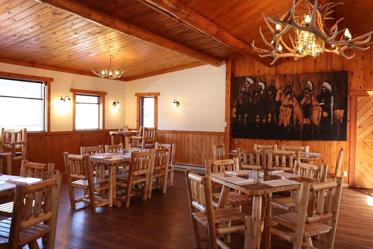 Yellowstone Valley Inn Wapiti Bagian luar foto