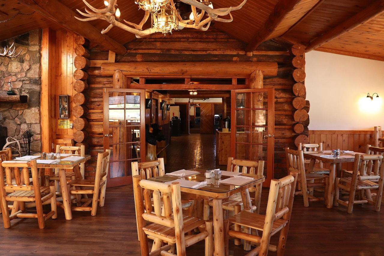 Yellowstone Valley Inn Wapiti Bagian luar foto