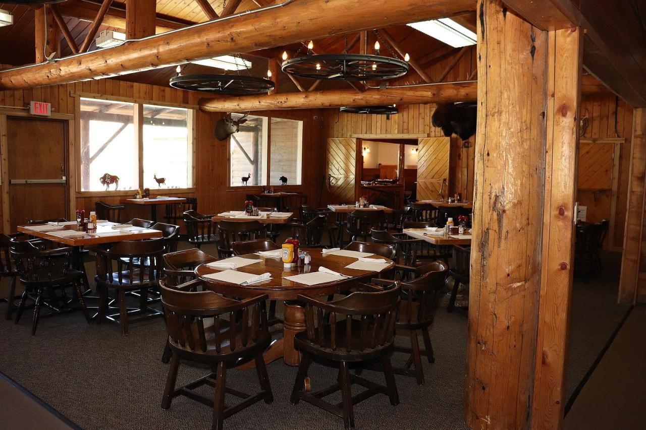 Yellowstone Valley Inn Wapiti Bagian luar foto
